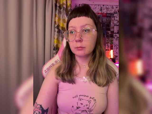 henby-streams Live Webcam on BongaCams