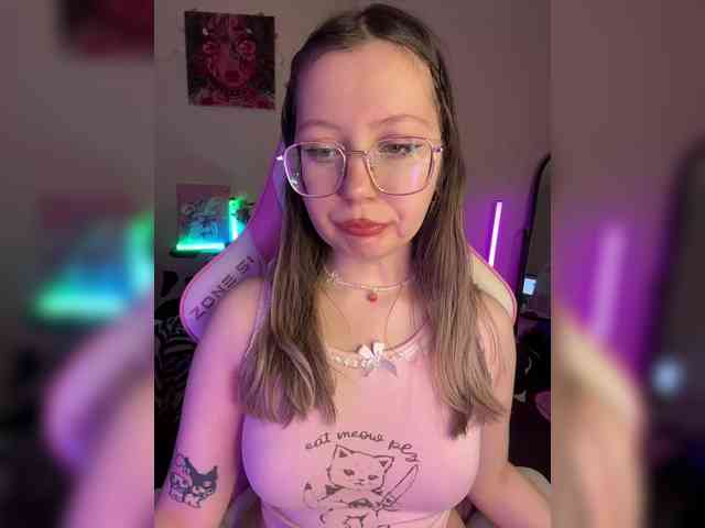 henby-streams Live Webcam on BongaCams