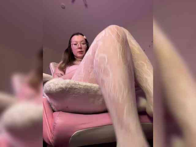 henby_streams webcam