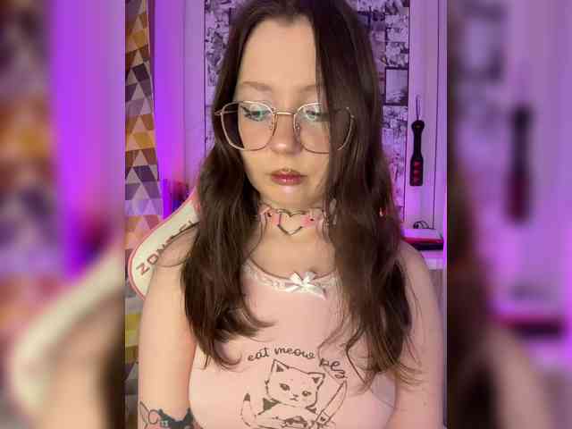 henby-streams Live Webcam on BongaCams