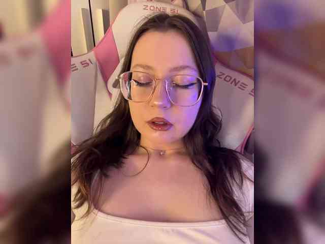 henby_streams webcam