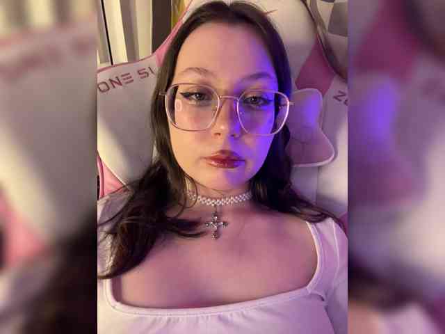 henby-streams Live Webcam on BongaCams
