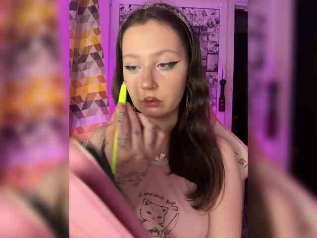 henby_streams webcam