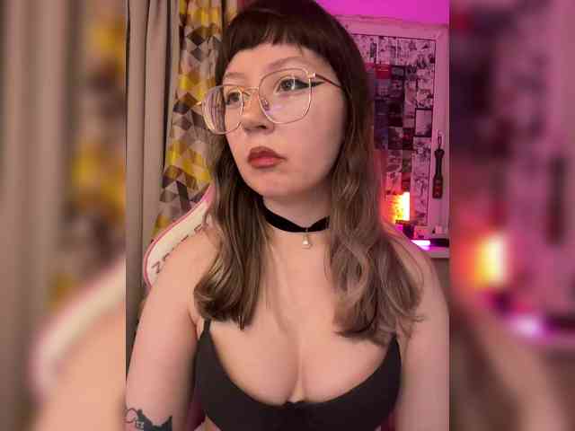 henby_streams webcam