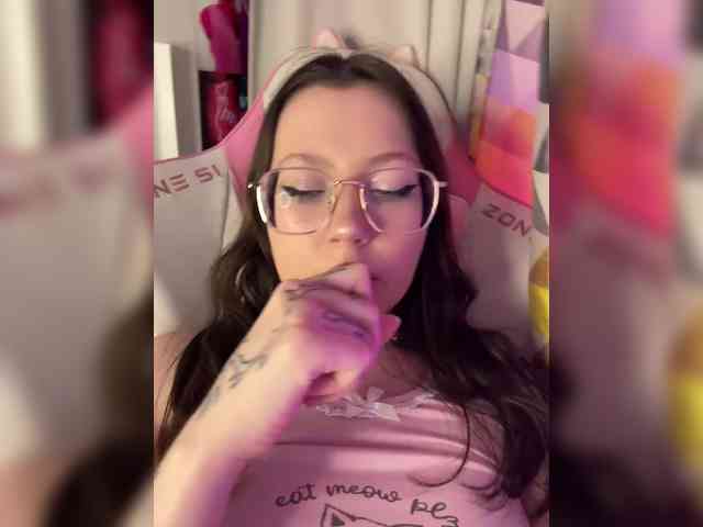 henby_streams webcam