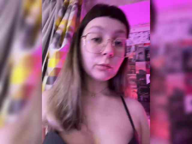 henby_streams webcam