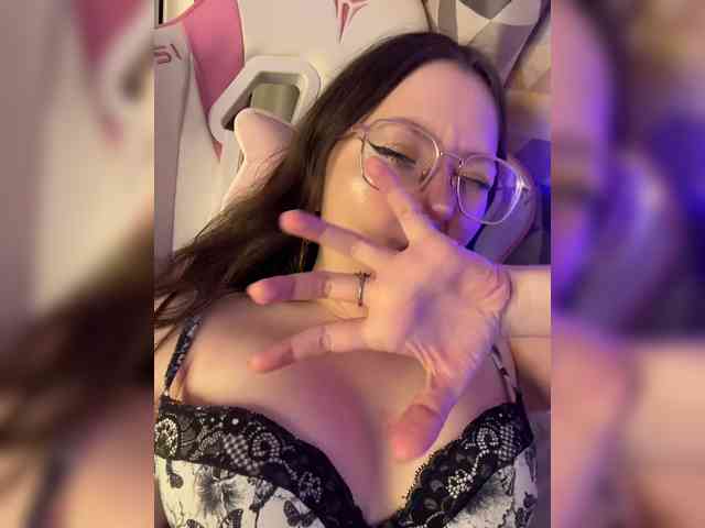 henby_streams webcam