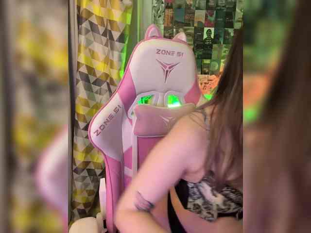 henby_streams webcam