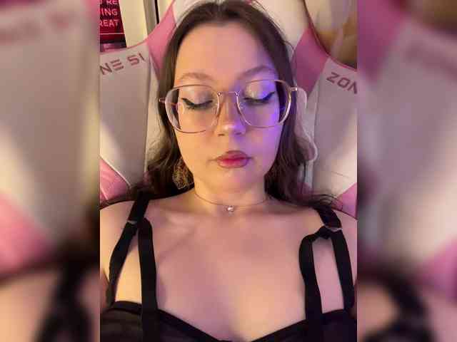 hot striptease Henby-streams