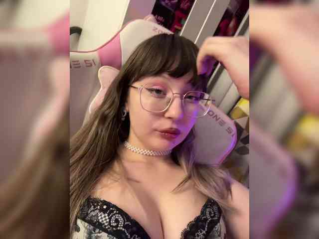 henby_streams webcam