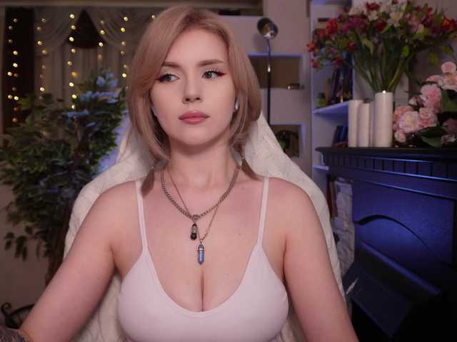 ChristieWade's BongaCams show and profile