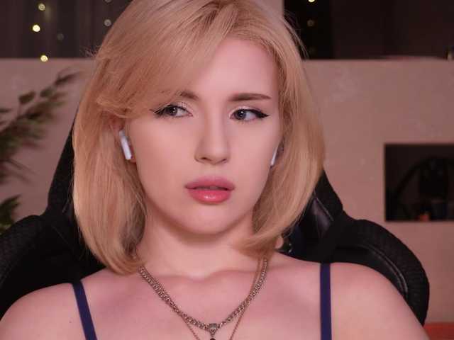 ChristieWade's BongaCams show and profile