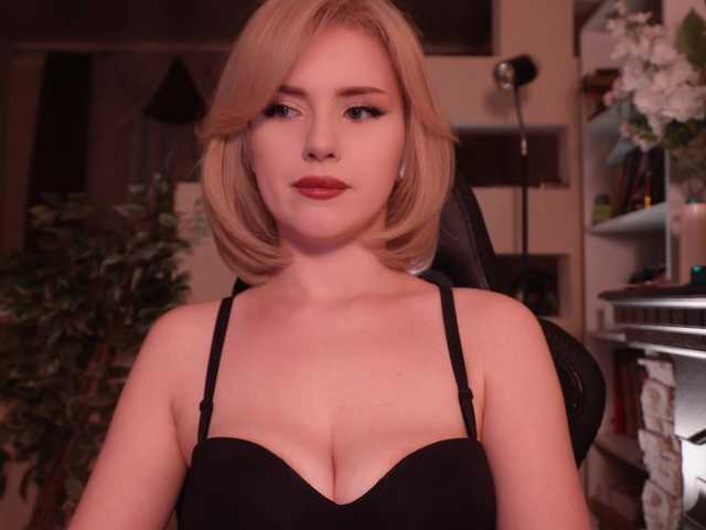 ChristieWade's BongaCams show and profile