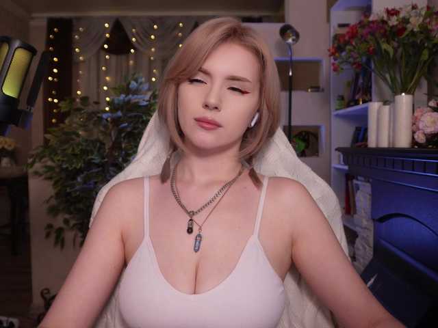 ChristieWade's BongaCams show and profile