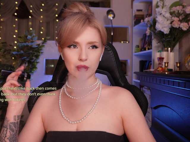 ChristieWade's BongaCams show and profile