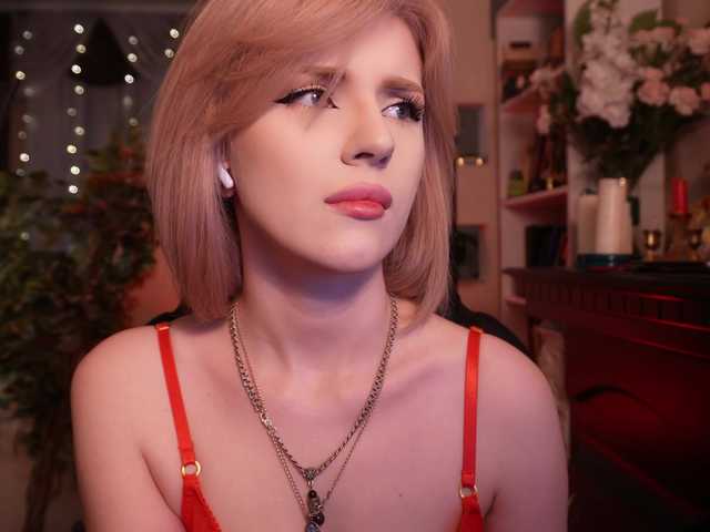 ChristieWade's BongaCams show and profile