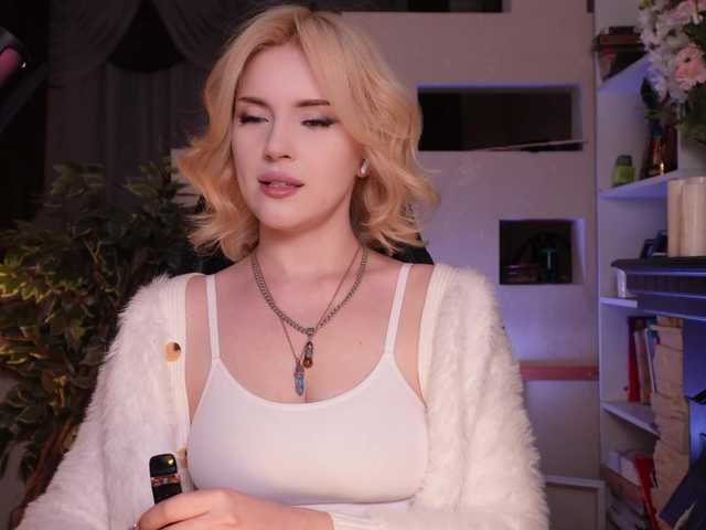 ChristieWade's BongaCams show and profile
