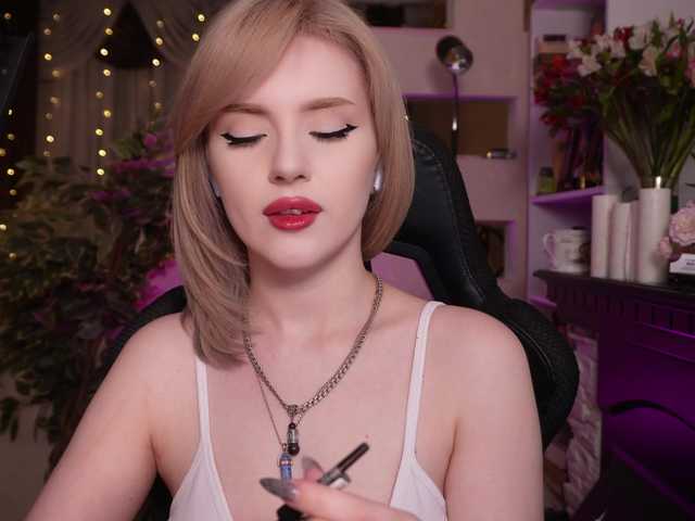 ChristieWade's BongaCams show and profile