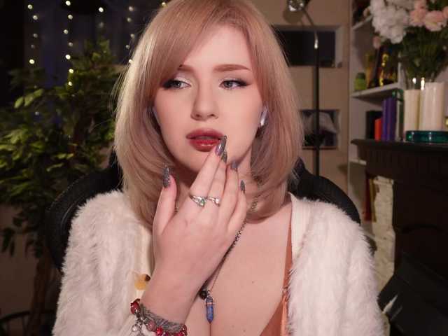 ChristieWade's BongaCams show and profile