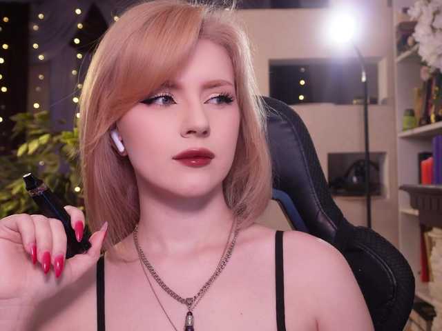 ChristieWade's BongaCams show and profile