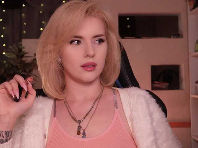 ChristieWade's BongaCams show and profile