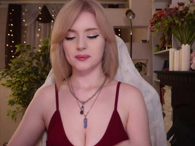 ChristieWade's BongaCams show and profile