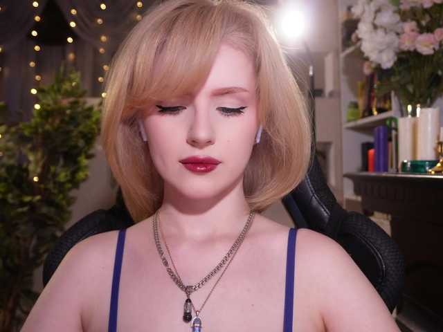 ChristieWade's BongaCams show and profile