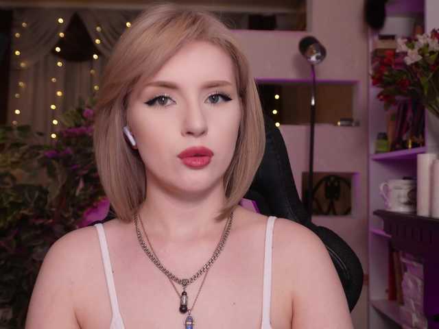 ChristieWade's BongaCams show and profile