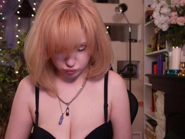 ChristieWade's BongaCams show and profile