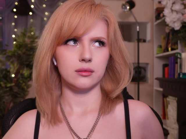 ChristieWade's BongaCams show and profile