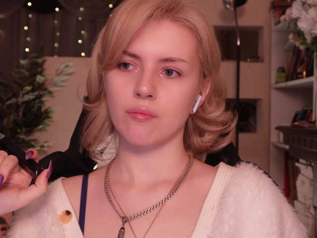 ChristieWade's BongaCams show and profile