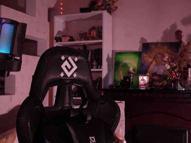 Chris_Foxx webcam