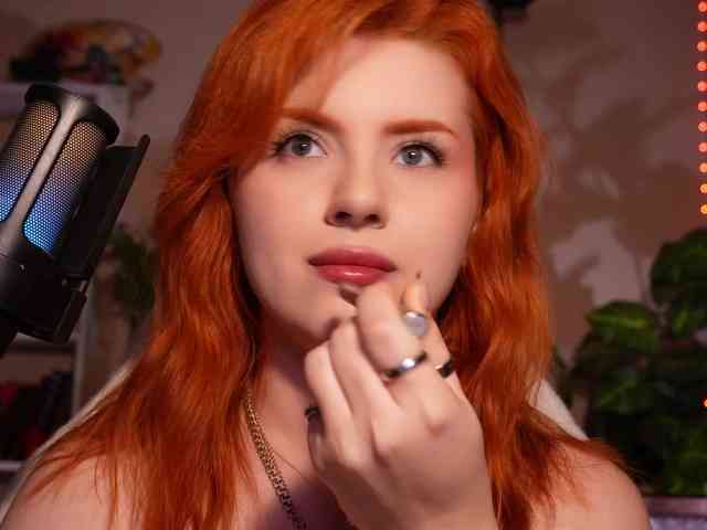 xxx chatroom ChristieWade