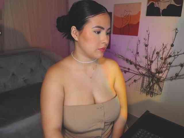 Zoebolton1 webcam