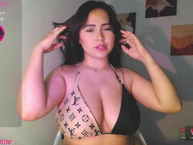 Zoebolton1 webcam