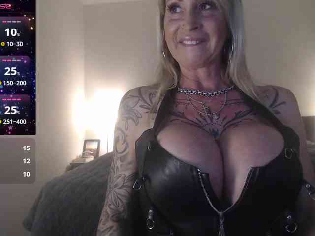 MissDajana webcam