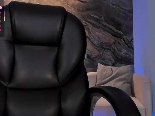  MadelineFox chat room