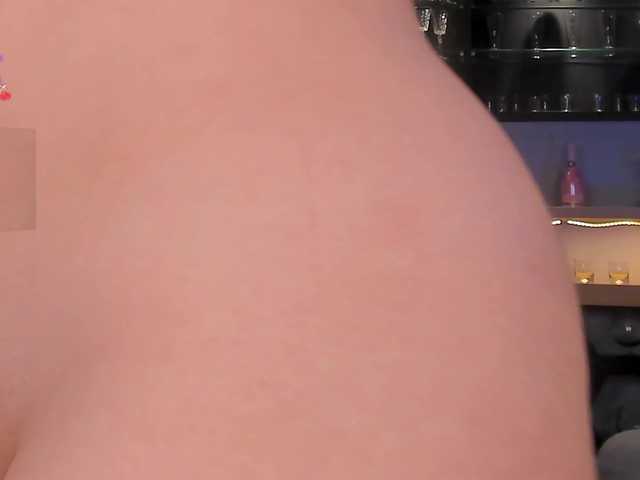 MadelineFox's BongaCams show and profile