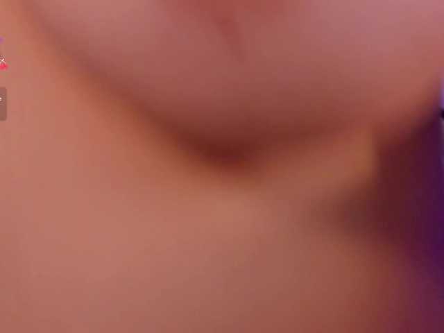  MadelineFox chat room