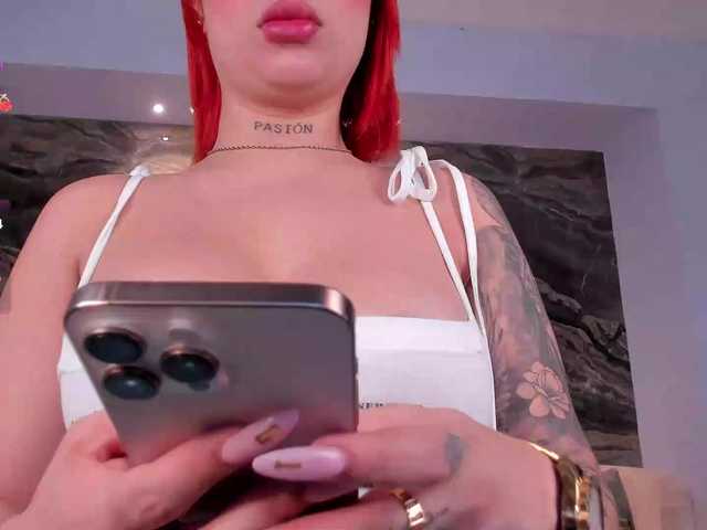 MadelineFox's BongaCams show and profile