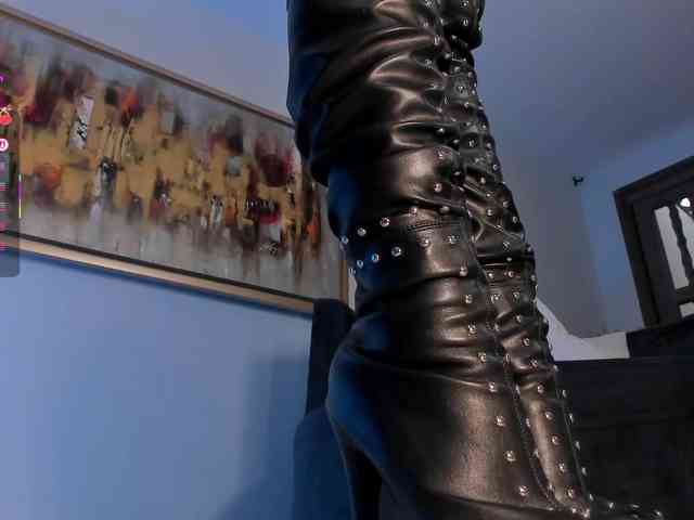 MadelineFox webcam