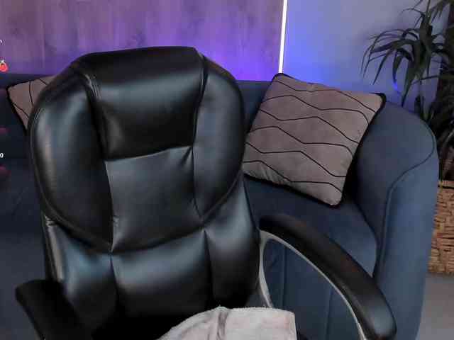 MadelineFox MadelineFox