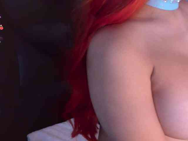 MadelineFox webcam