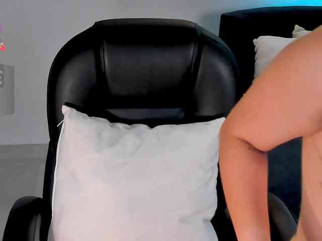 MadelineFox MadelineFox