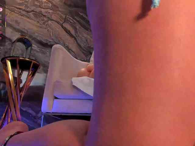 chatroom MadelineFox