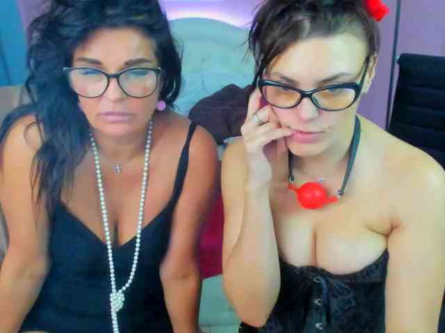 PenelopAndErica webcam