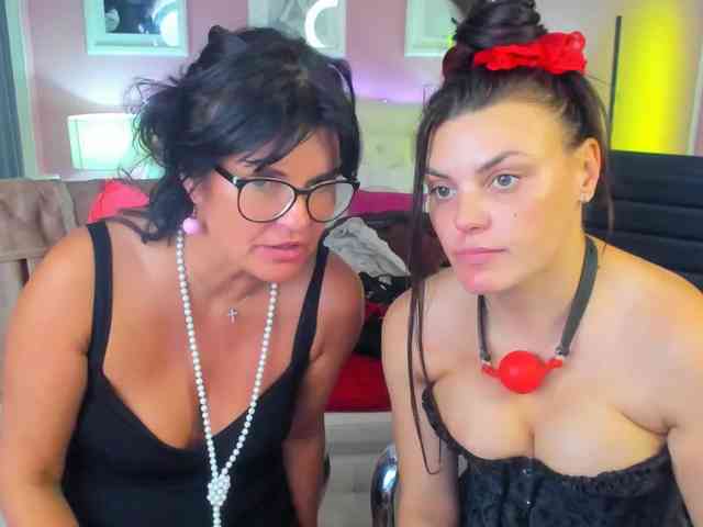 PenelopAndErica webcam