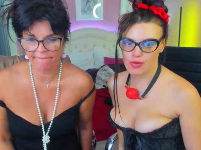 PenelopAndErica webcam