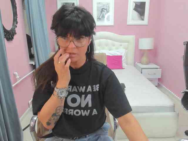 PenelopAndErica webcam