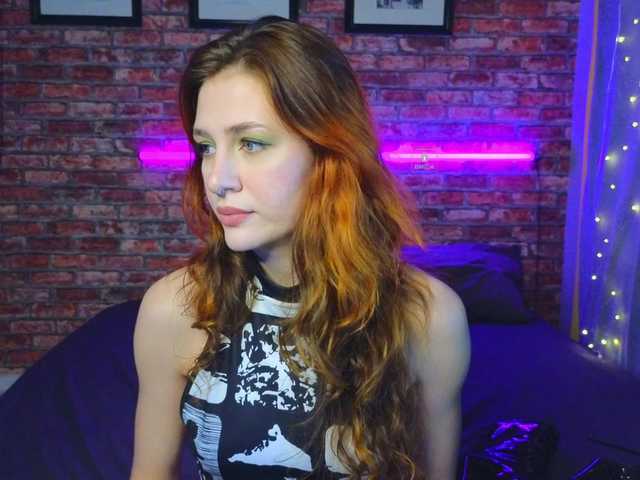 Fancymeee's BongaCams show and profile